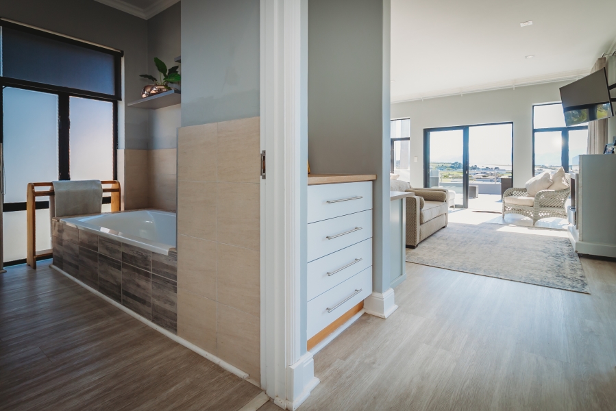 4 Bedroom Property for Sale in Herolds Bay Western Cape